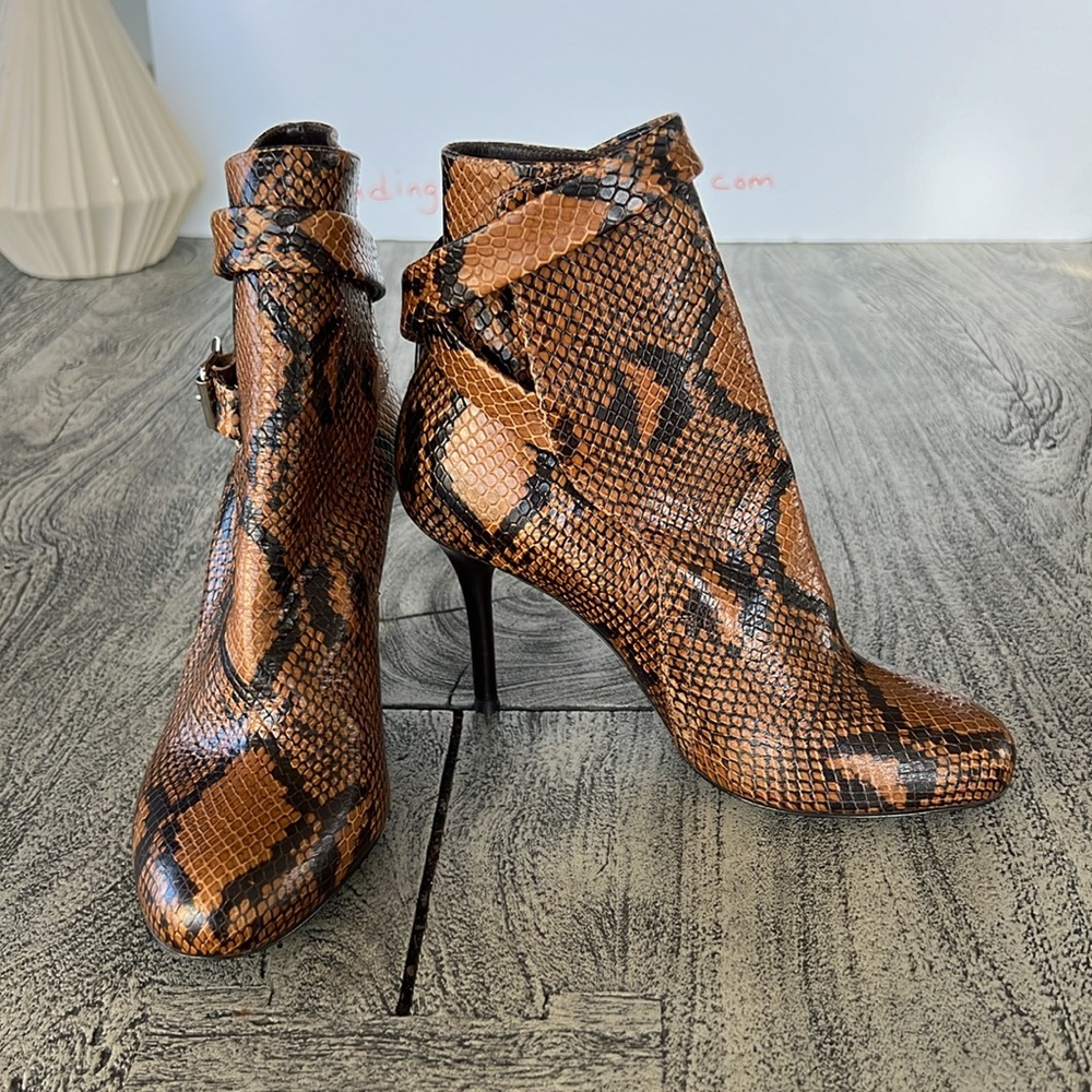 Chloe size 6.5M textured snake print leather ankle hi boots - Picture 5 of 16